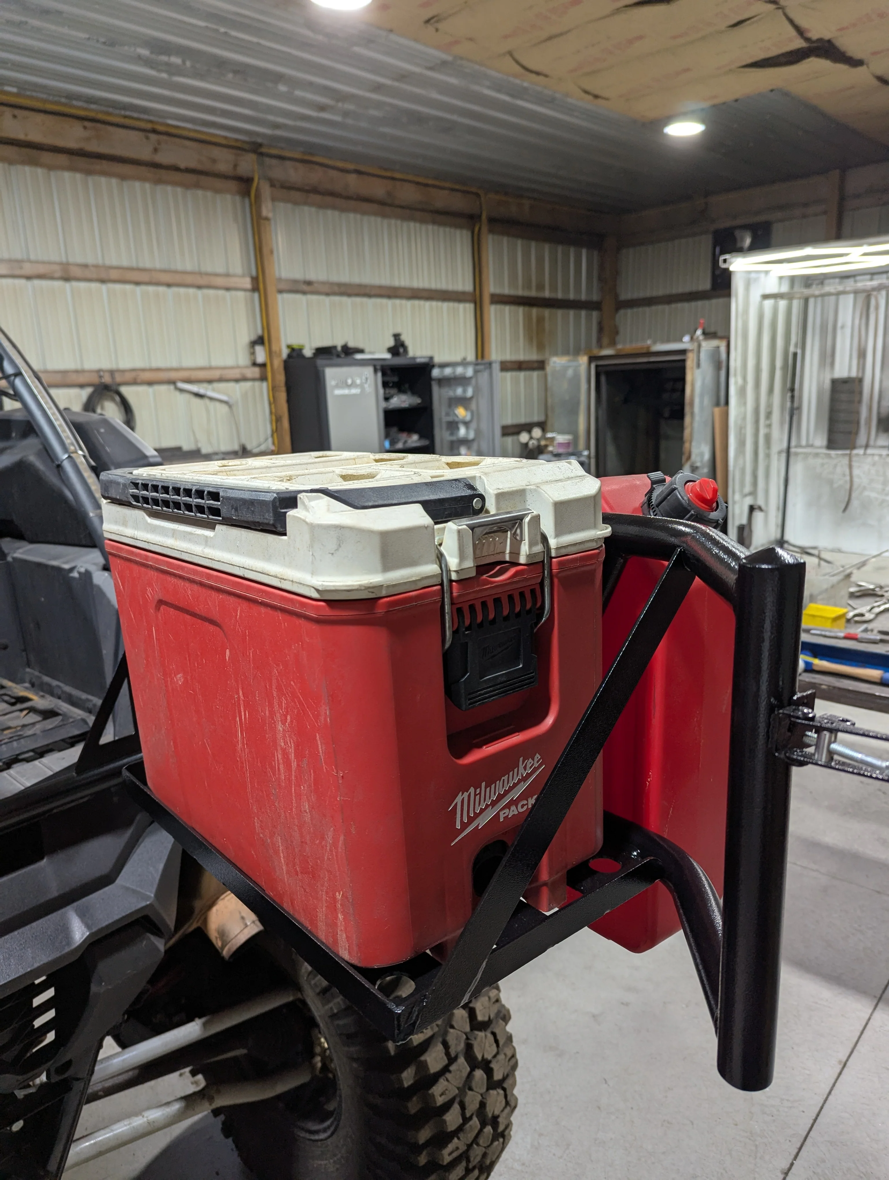 Swing out tailgate with packout Fits with or without OEM rear bumper - Image 13