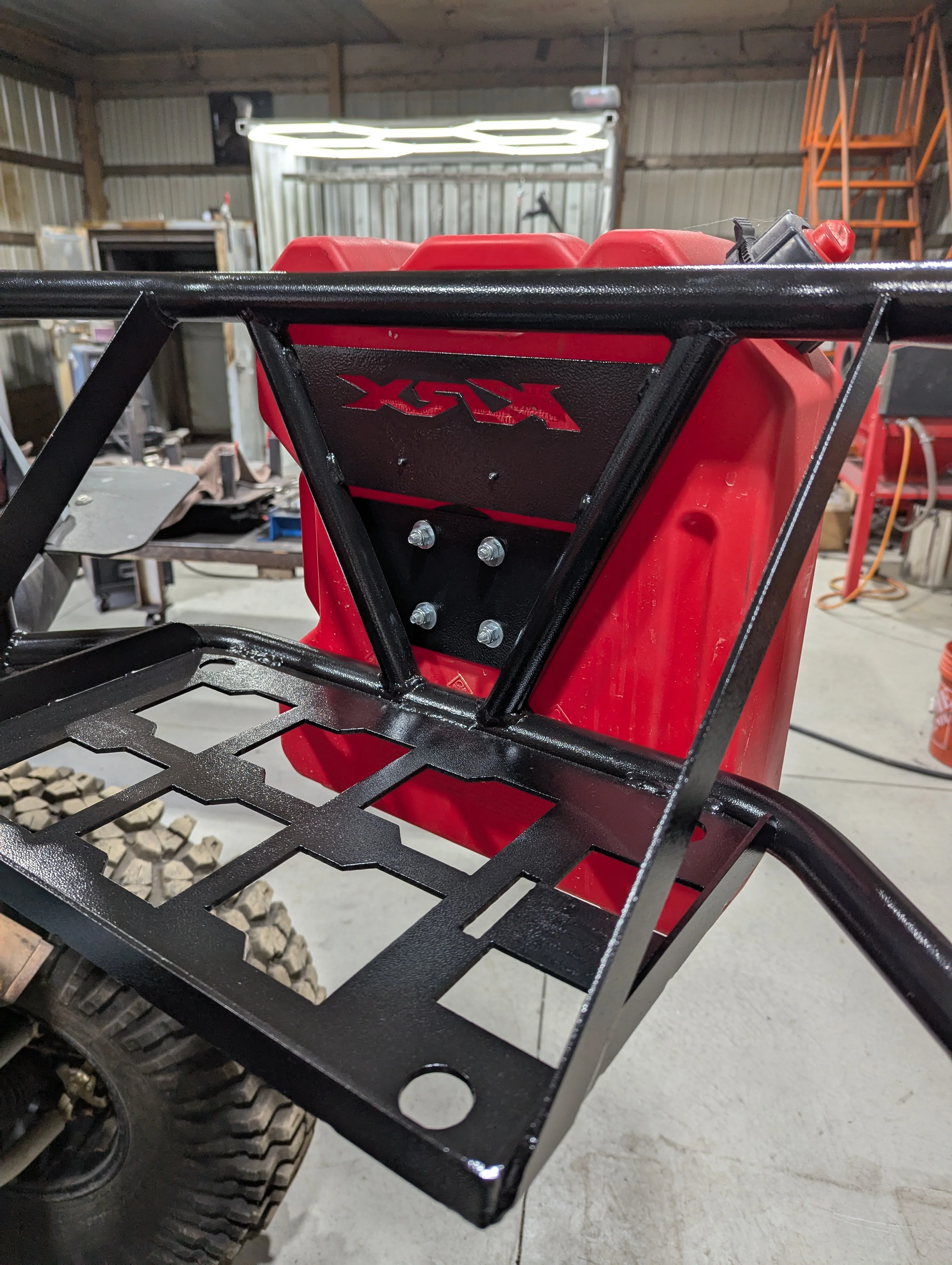 Swing out tailgate with packout Fits with or without OEM rear bumper - Image 15