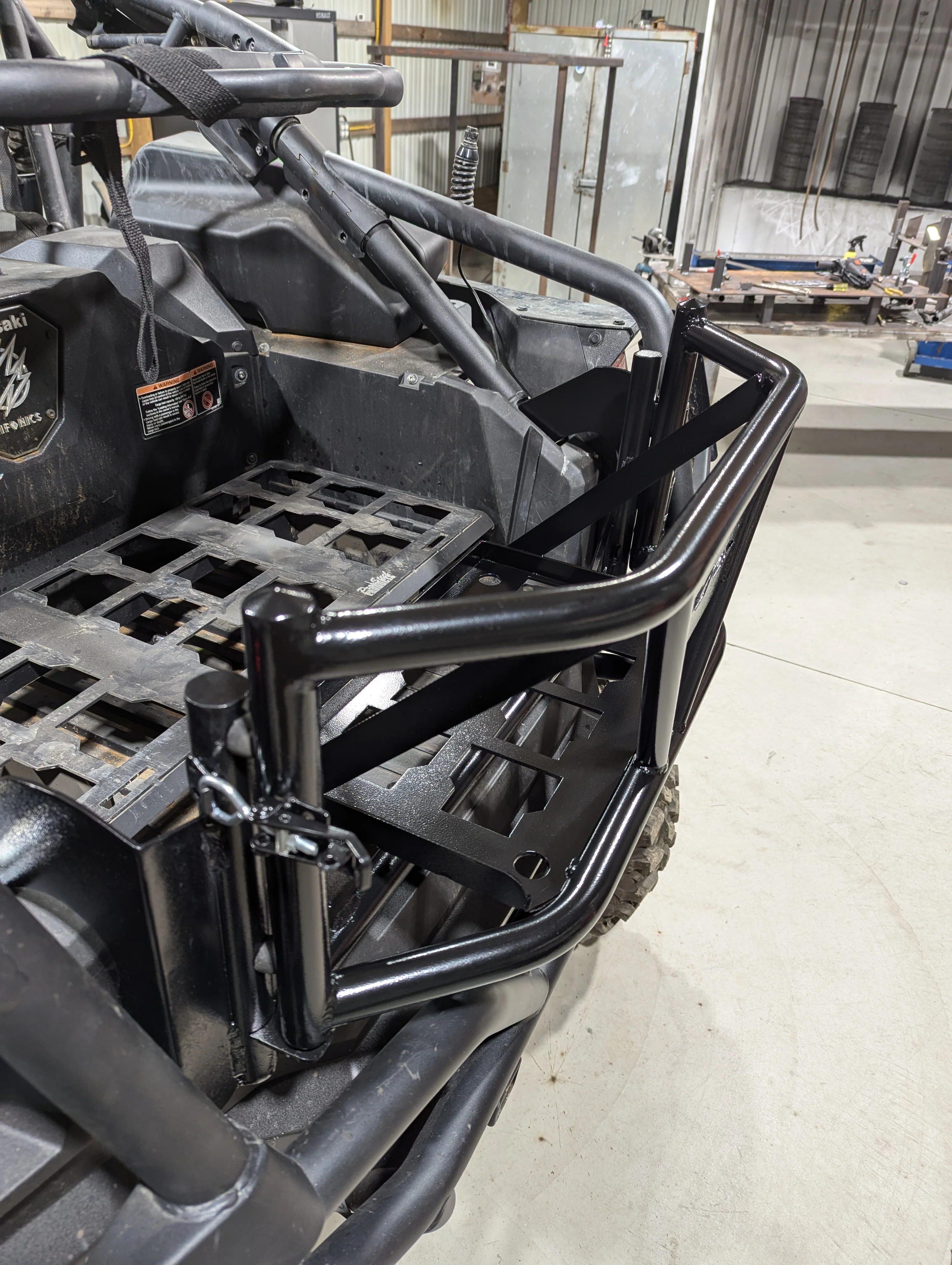 Swing out tailgate with packout Fits with or without OEM rear bumper - Image 5